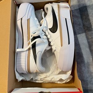 Nike Legacy Court lift shoes